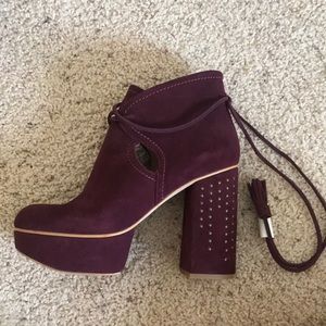 Never worn Free People maroon heels